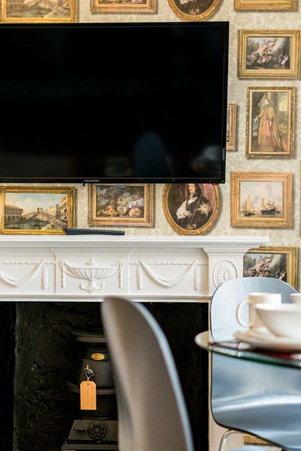 West Bow - Magical Harry Potter-Inspired Flat Near Edinburgh Castle Daire Dış mekan fotoğraf